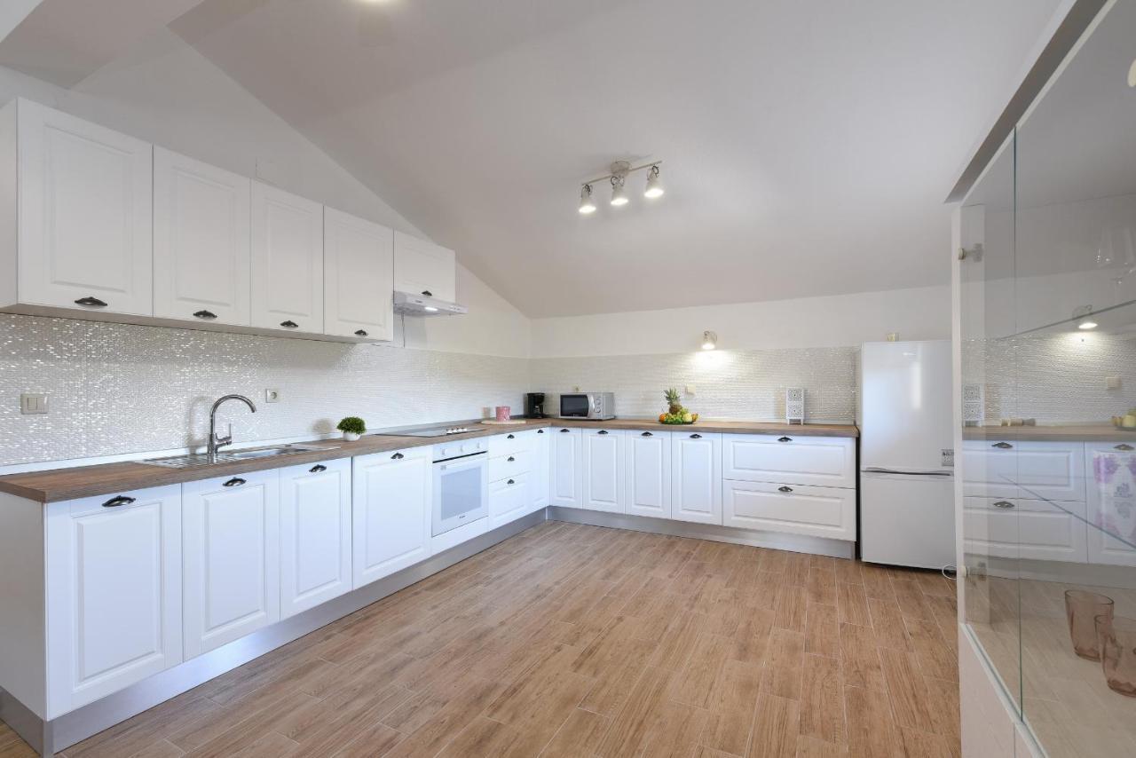 Apartman Magas With Private Pool Vinjerac Eksteriør billede