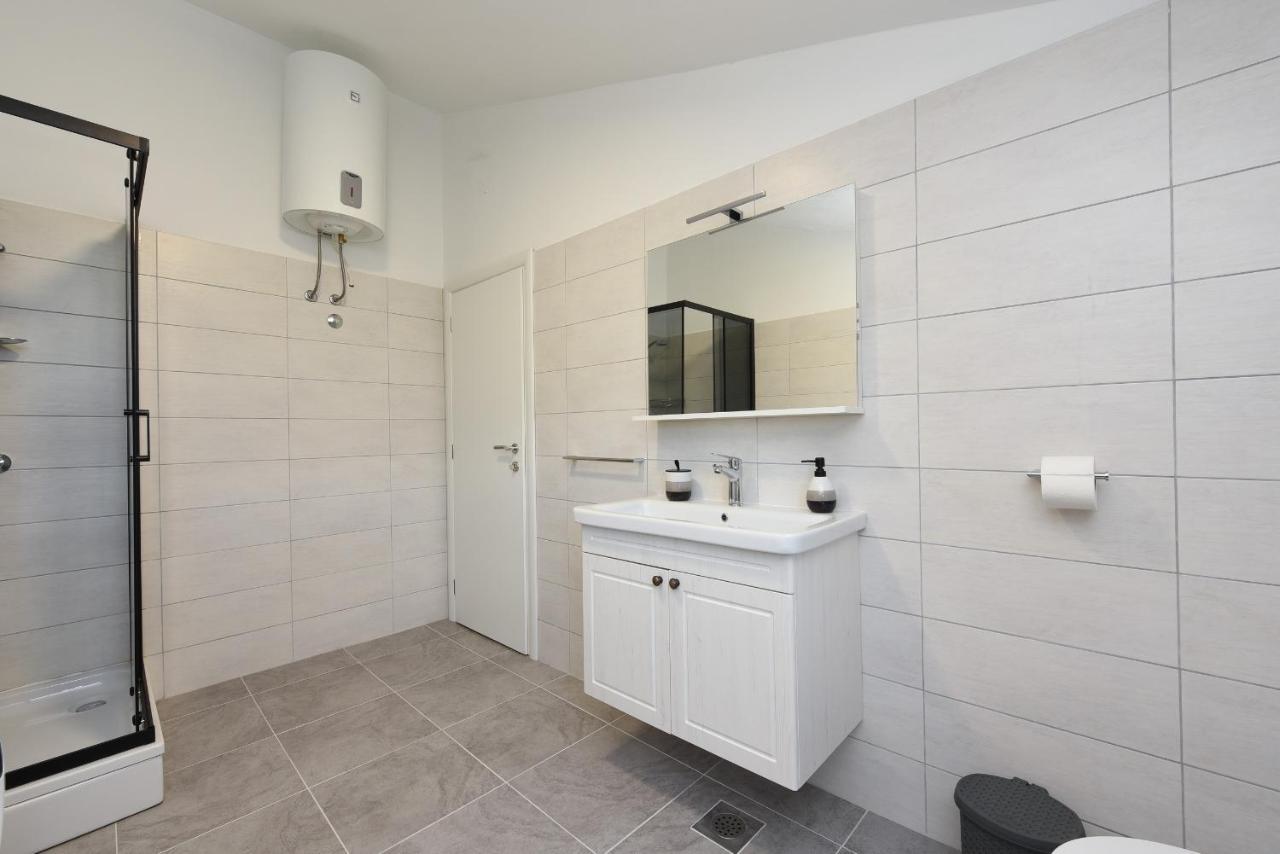 Apartman Magas With Private Pool Vinjerac Eksteriør billede